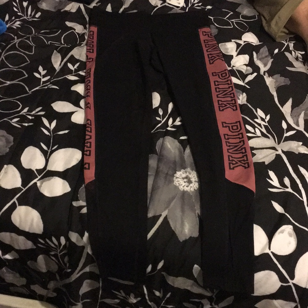 PINK ultimate yoga leggings